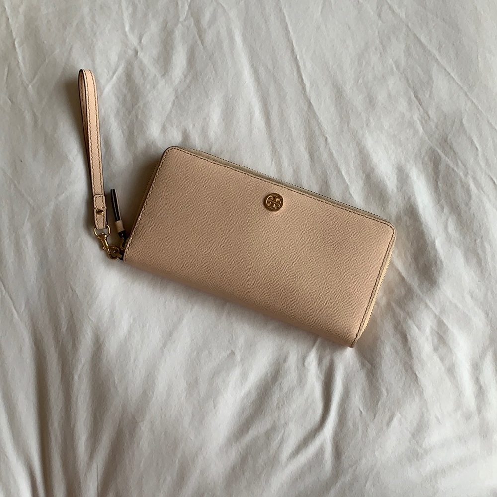 Tory Burch Robinson Zip Leather Wallet
